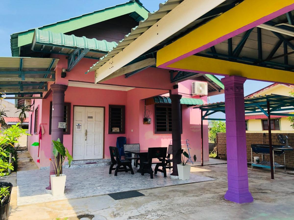 Homestay Tok Abah Dalam Rhu Pasir Puteh Exteriör bild