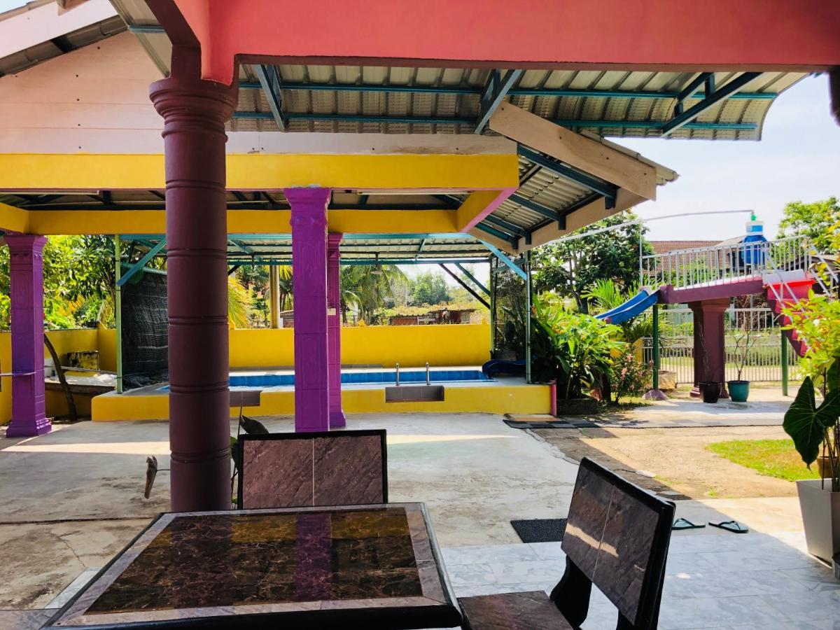Homestay Tok Abah Dalam Rhu Pasir Puteh Exteriör bild